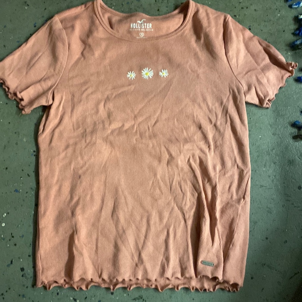 hollister pink shirt size medium